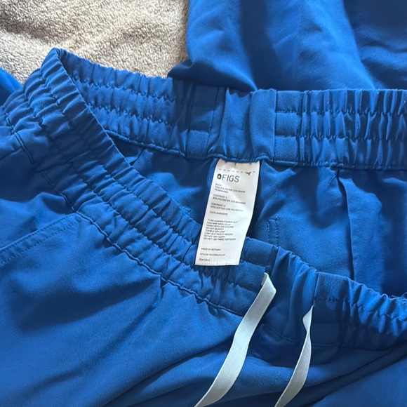 Figs Scrub Set - Picture 4 of 4